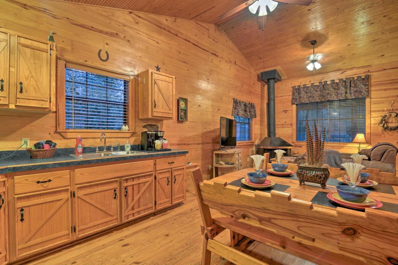 Hochatown Hideaway With Hot Tub, Grill And Fire Pit! Βίλα Stephens Gap Εξωτερικό φωτογραφία